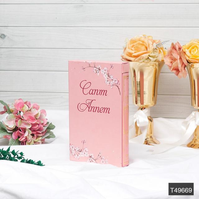 Anneler Gunune Ozel Kutuda Orta Boy Kuran I Kerim Ve Inci Tesbih Seti