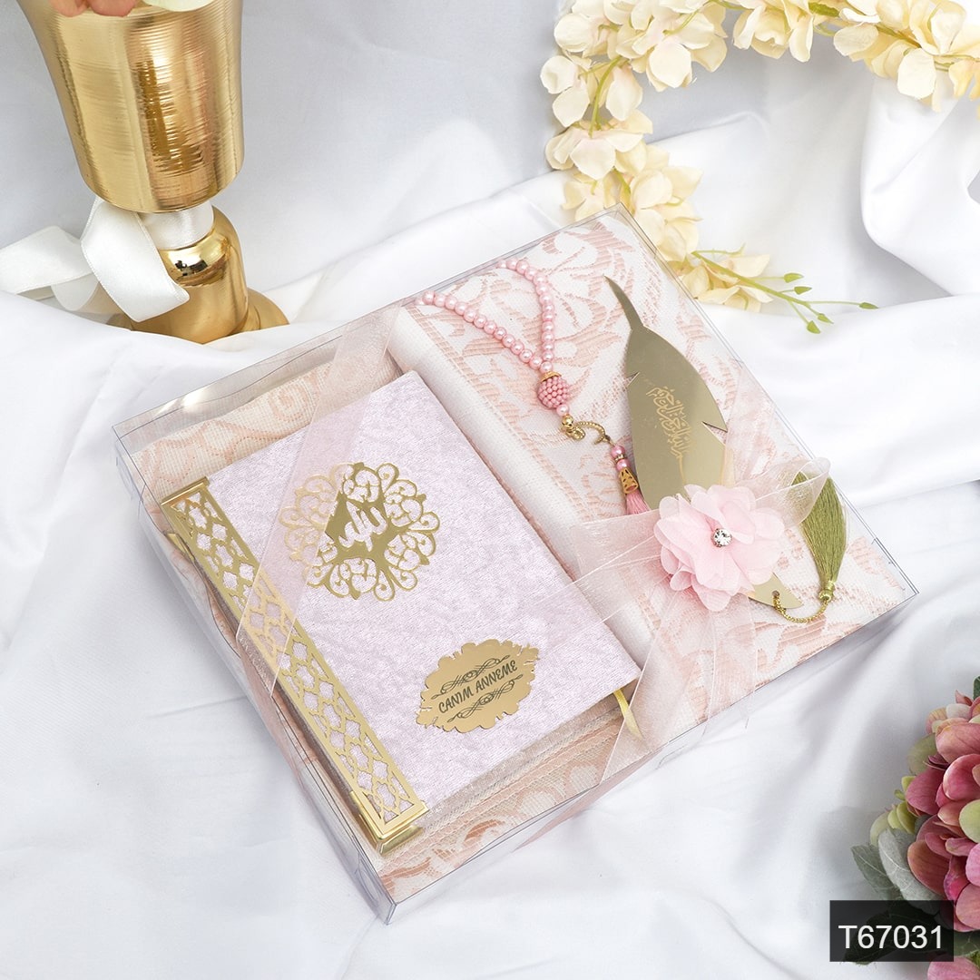 Anneler Gunune Ozel Suslemeli Asetat Kutu Icerisinde Kuran I Kerim Seti